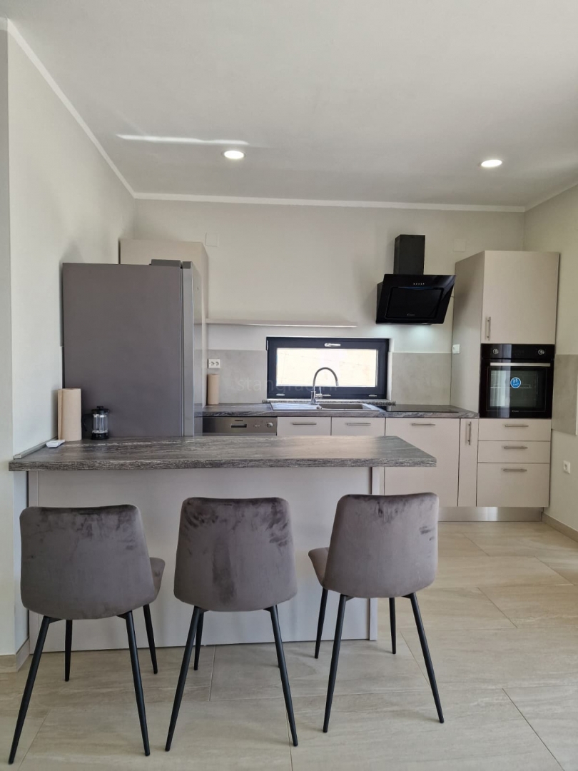 Crikvenica, nuova villa moderna con piscina e vista!