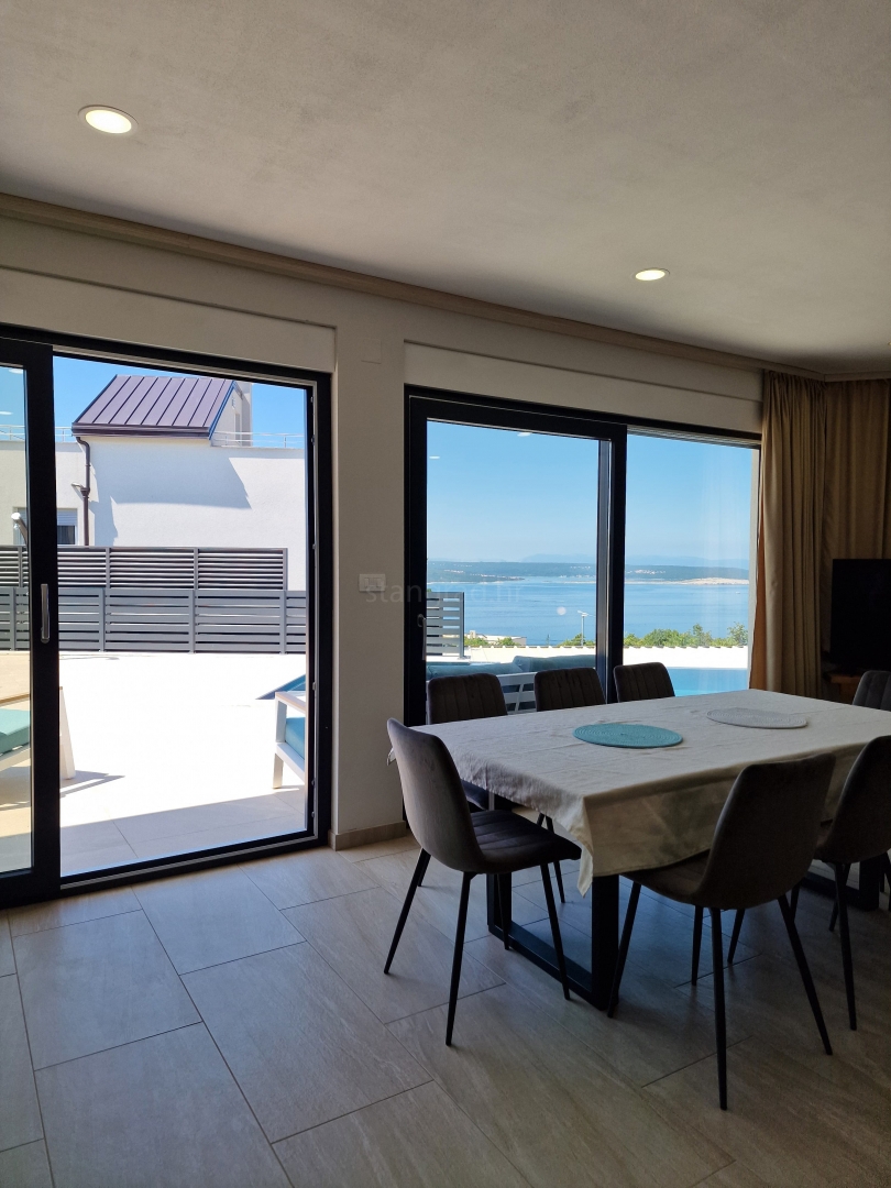 Crikvenica, nuova villa moderna con piscina e vista!