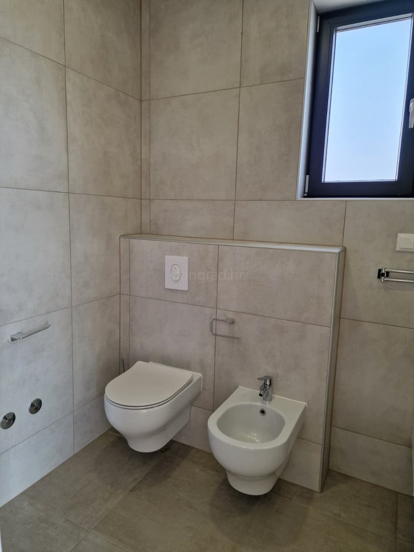 Crikvenica, nuova villa moderna con piscina e vista!