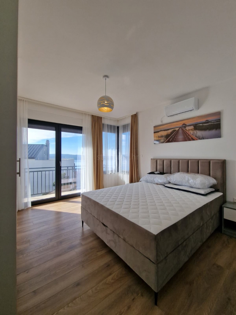 Crikvenica, nuova villa moderna con piscina e vista!