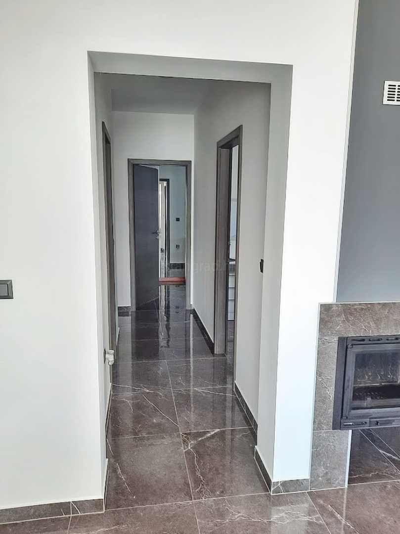 Casa indipendente con piscina, situata nella zona di Vrbnik!