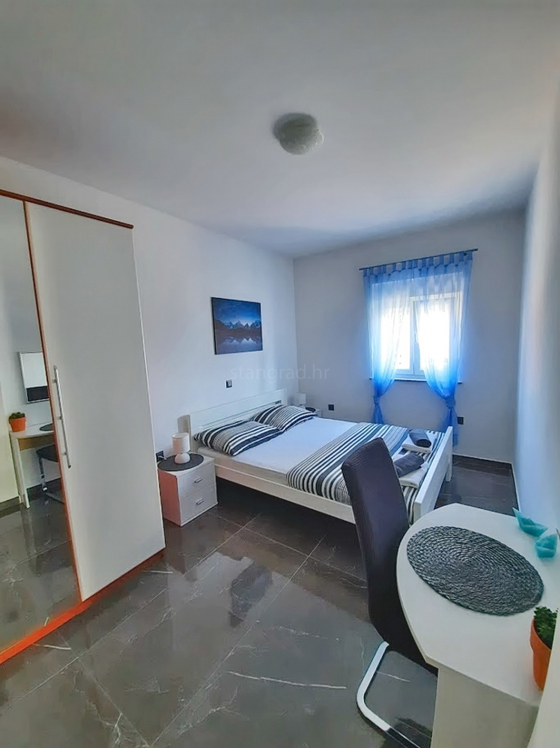 Casa indipendente con piscina, situata nella zona di Vrbnik!