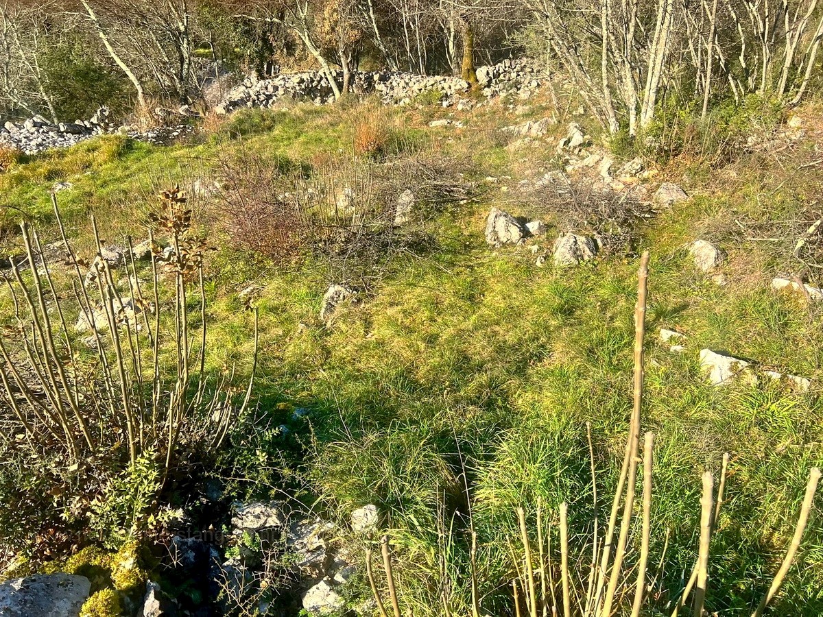 Malinska, dintorni, terreno edificabile con vista mare in una posizione tranquilla!