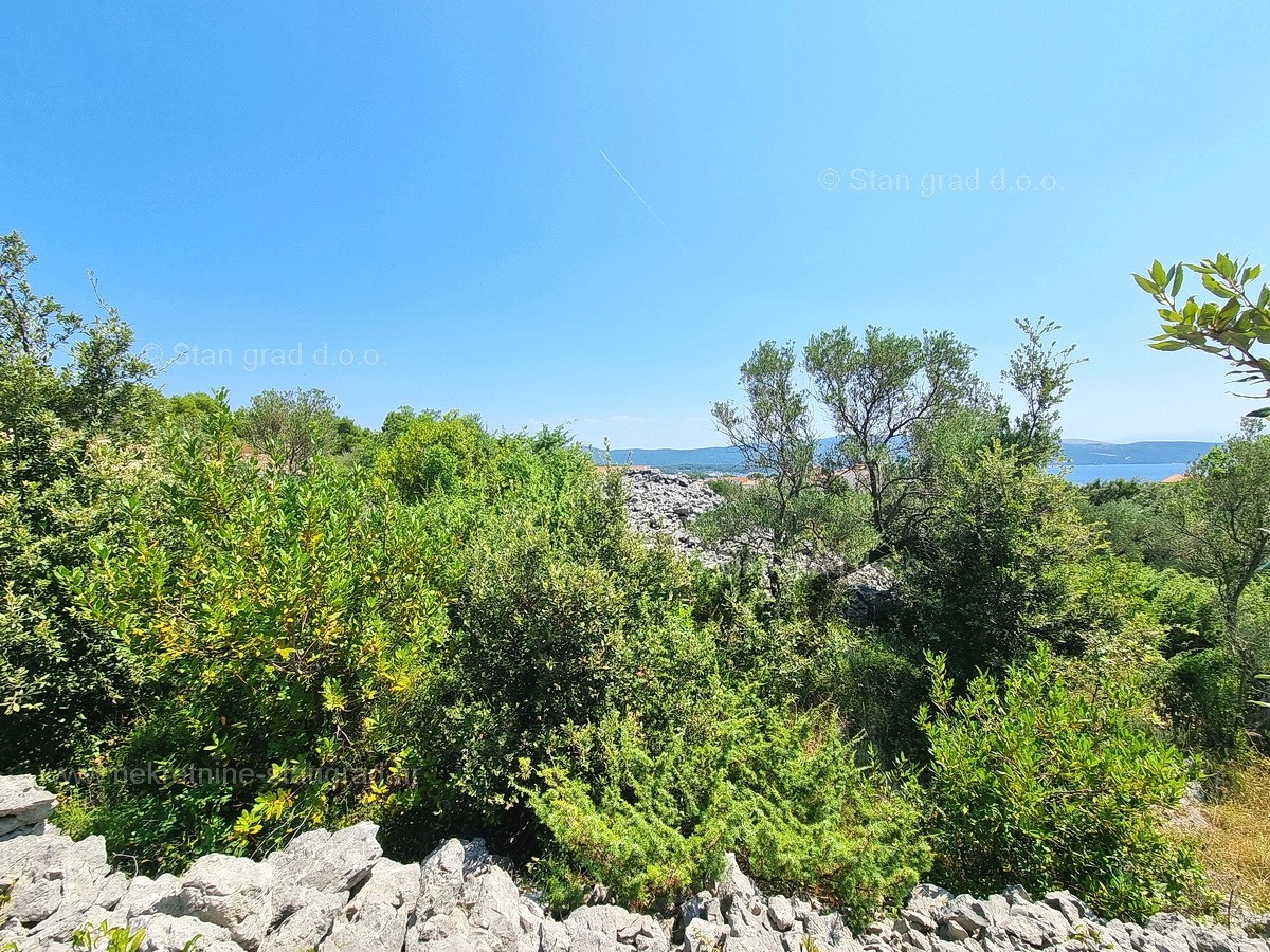 Krk, ampio terreno edificabile con vista panoramica sul mare, in vendita!!