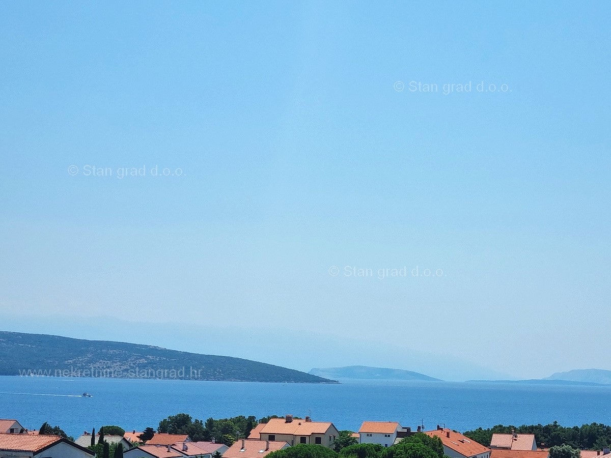 Krk, ampio terreno edificabile con vista panoramica sul mare, in vendita!!