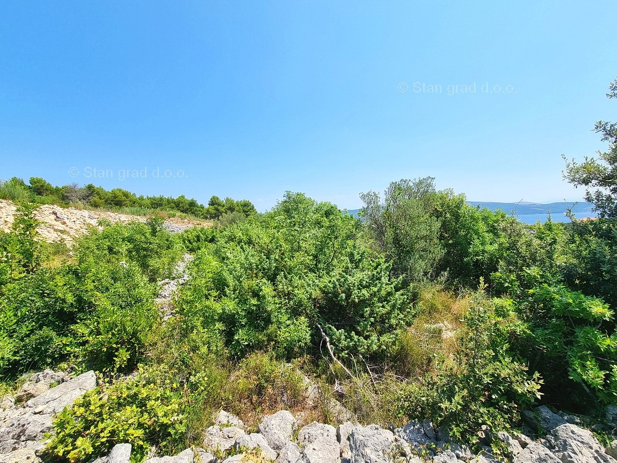 Krk, ampio terreno edificabile con vista panoramica sul mare, in vendita!!