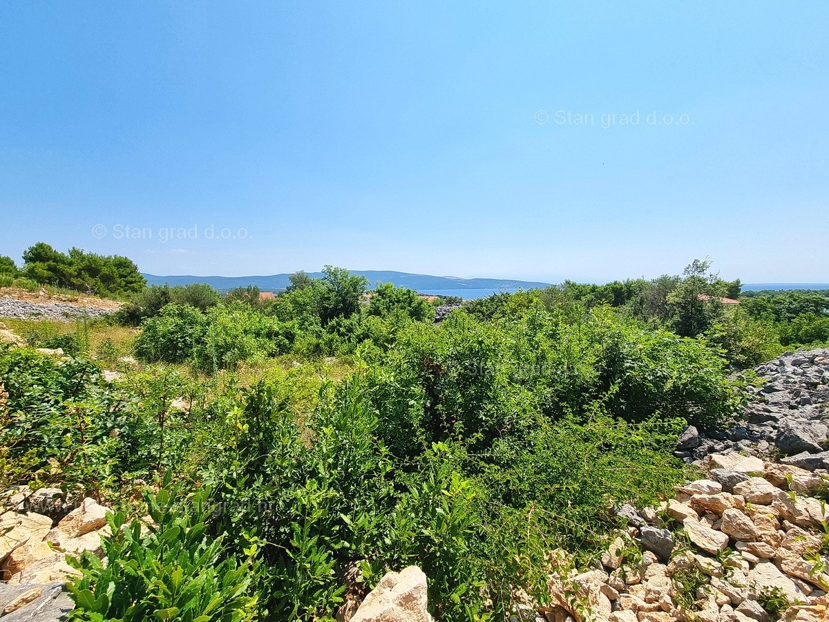 Krk, ampio terreno edificabile con vista panoramica sul mare, in vendita!!