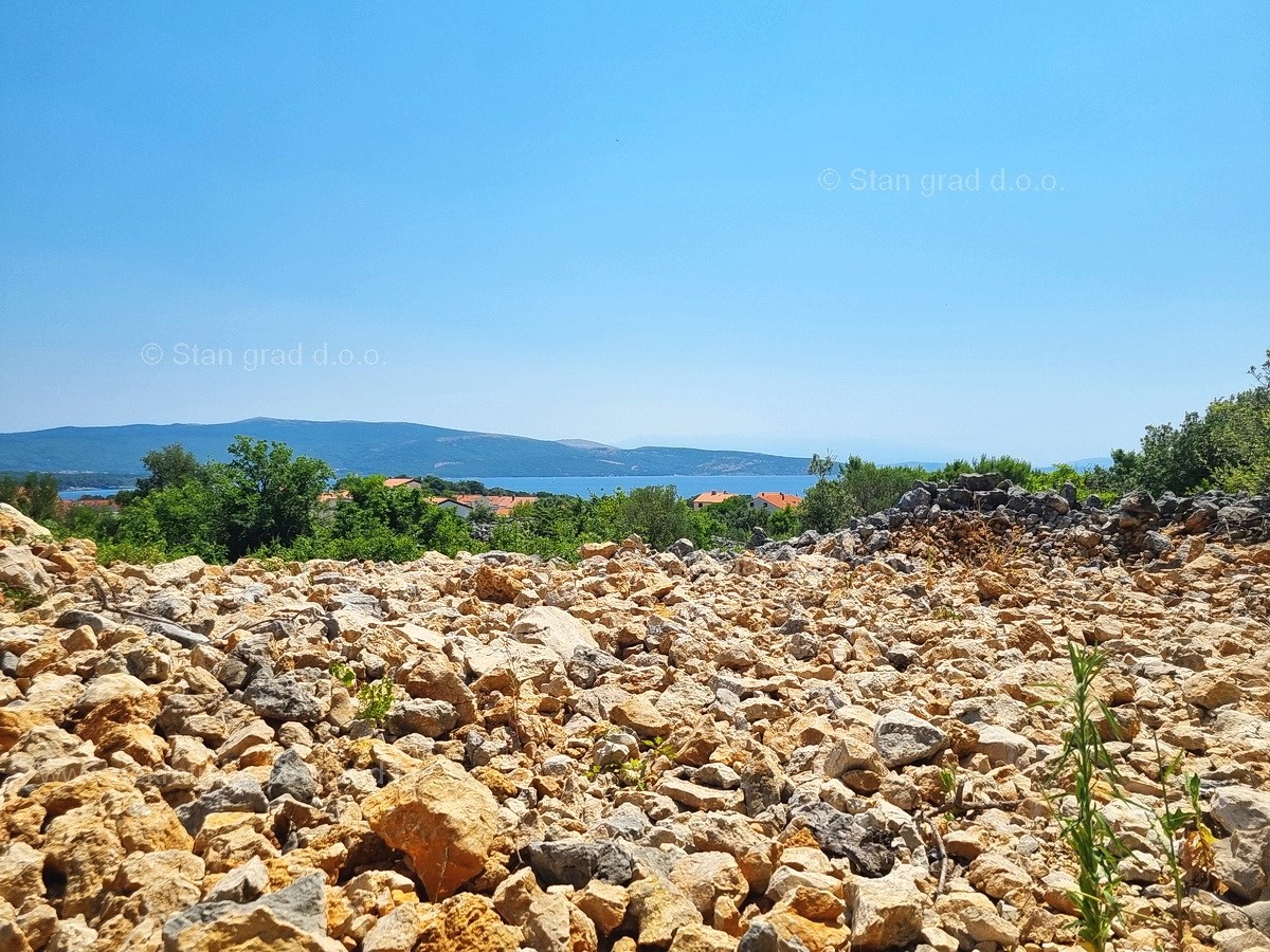 Krk, ampio terreno edificabile con vista panoramica sul mare, in vendita!!