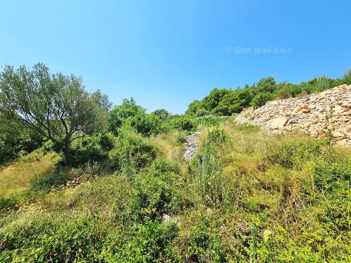 Krk, ampio terreno edificabile con vista panoramica sul mare, in vendita!!