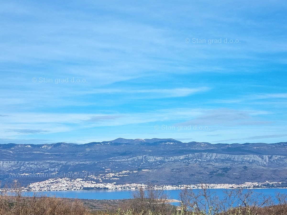 Zona Vrbnik, terreno edificabile con vista mare