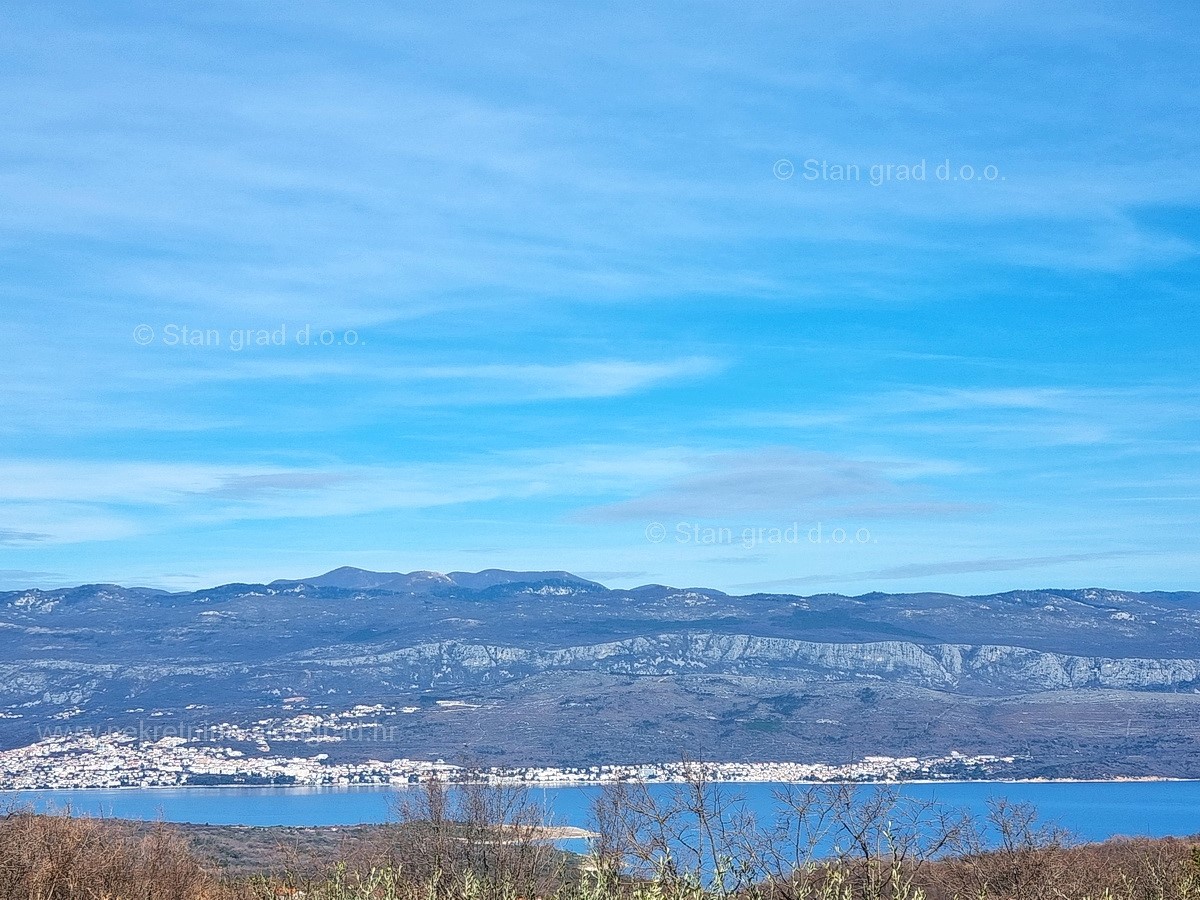 Zona Vrbnik, terreno edificabile con vista mare