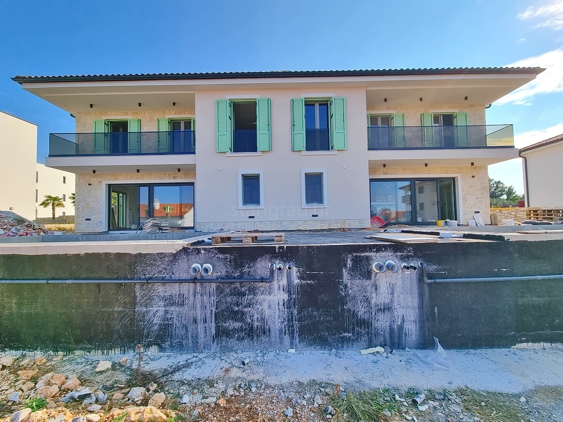 Malinska, nuova costruzione con piscina e vista mare!