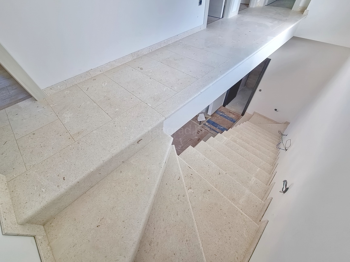 Malinska, nuova costruzione con piscina e vista mare!