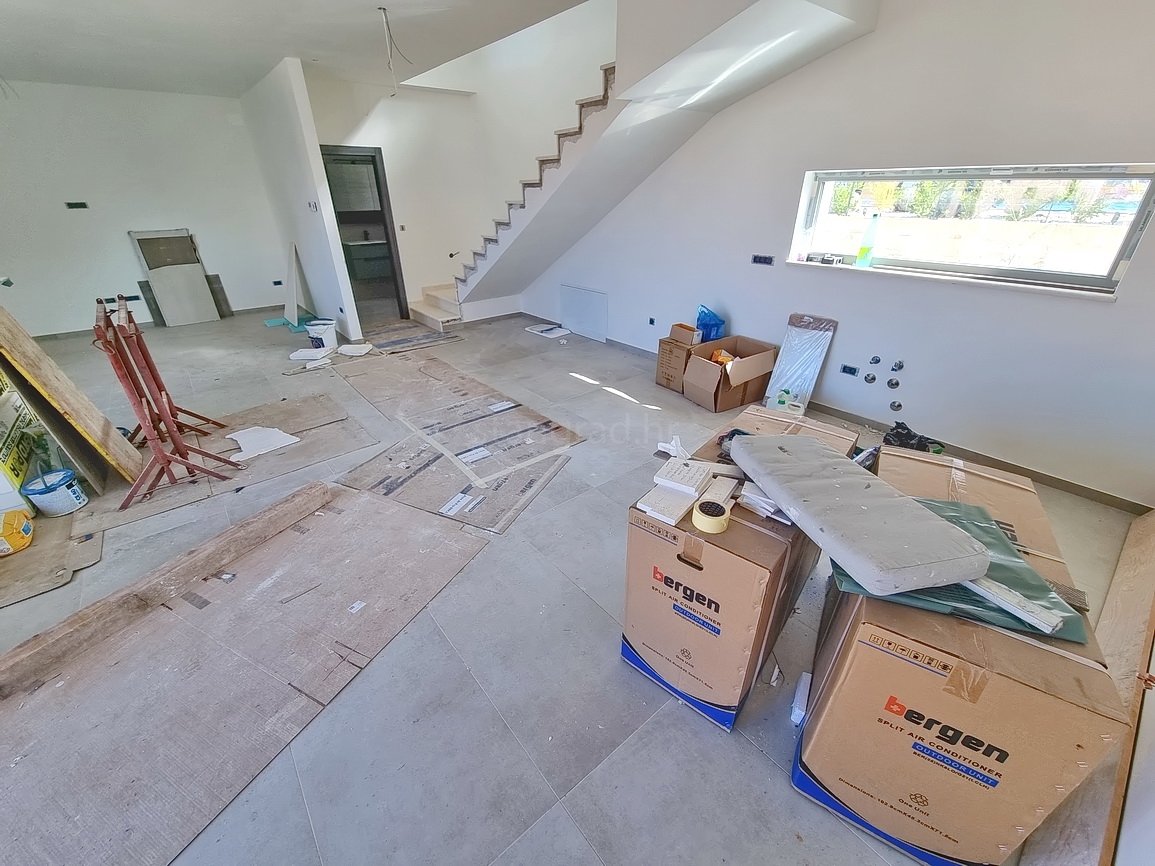 Malinska, nuova costruzione con piscina e vista mare!