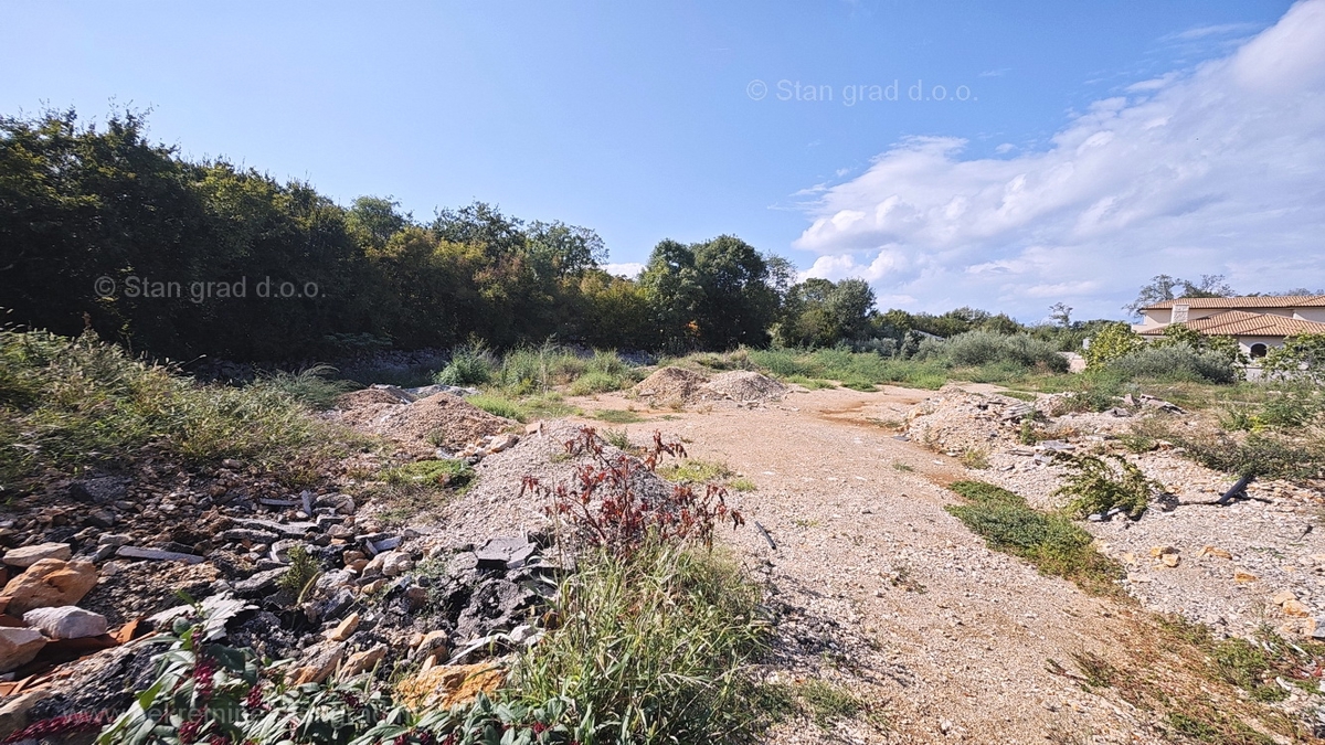 Zona Malinska, terreno edificabile in una posizione tranquilla!