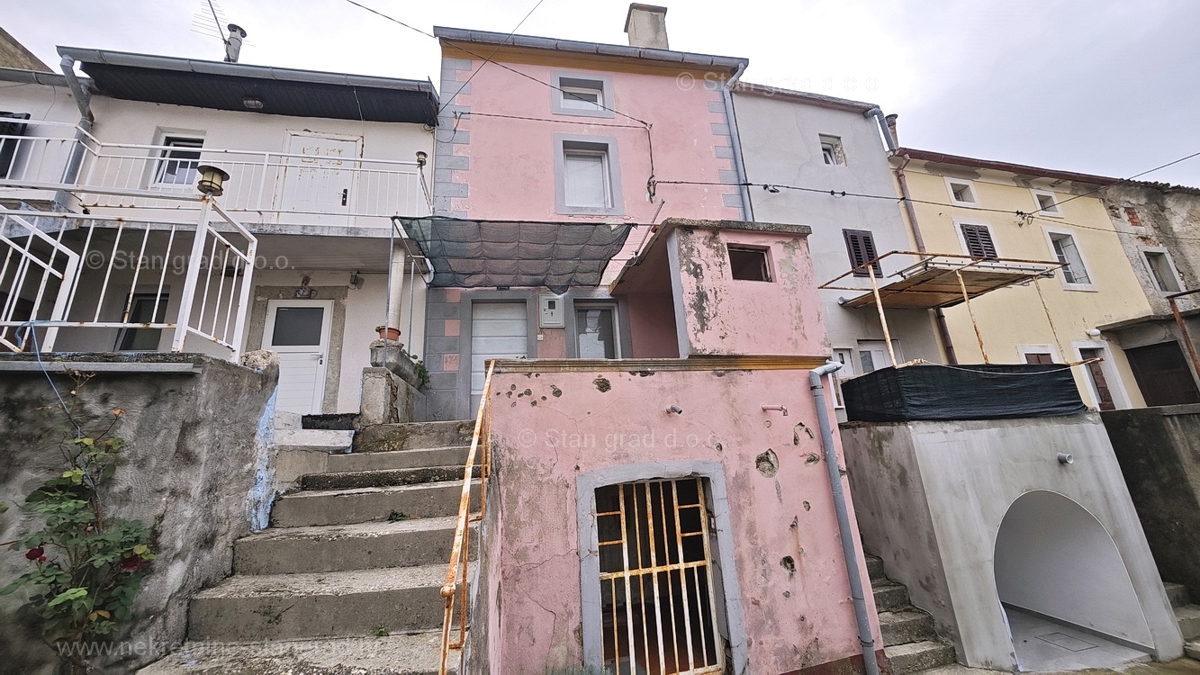 Dintorni di Baška, casa in pietra in una posizione tranquilla!