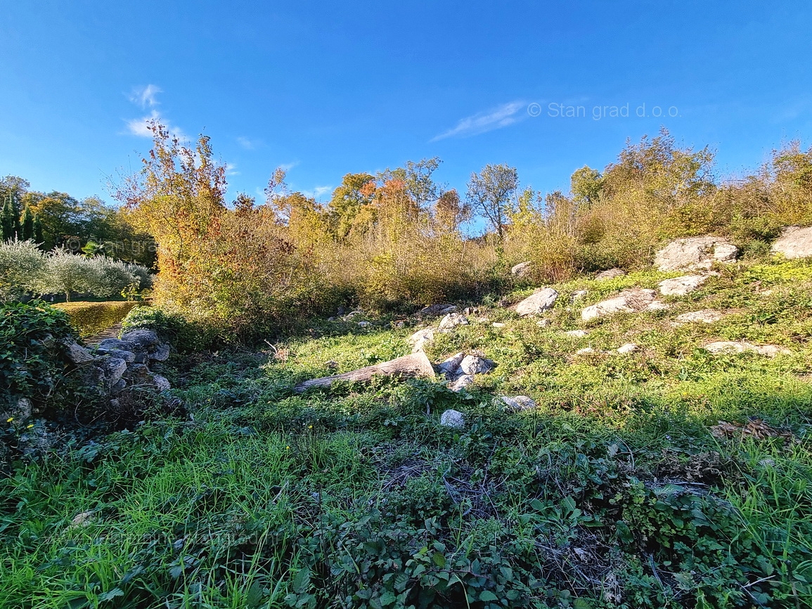 Uvala Soline, ampio terreno edificabile in ottima posizione!