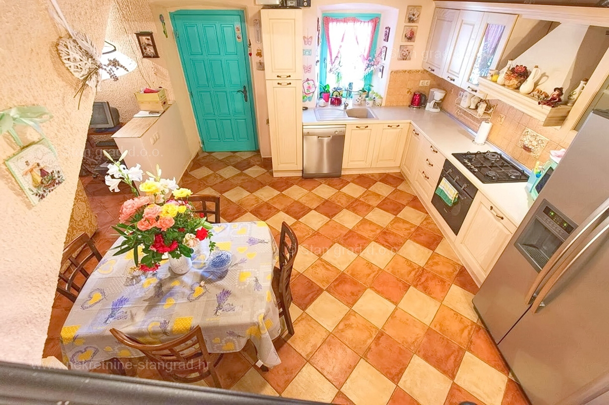 Malinska, dintorni, bella casa in pietra ristrutturata con piscina!