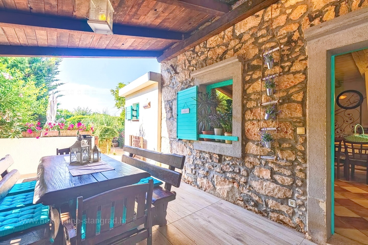 Malinska, dintorni, bella casa in pietra ristrutturata con piscina!