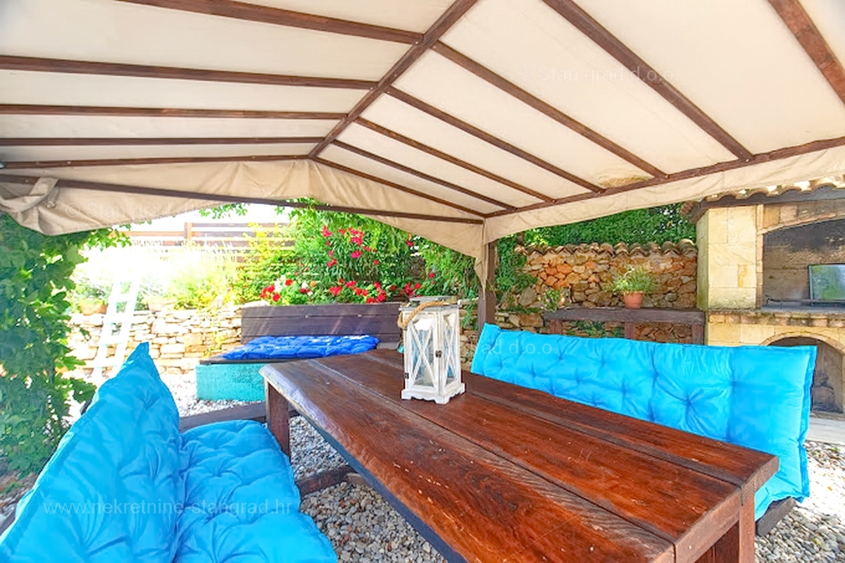 Malinska, dintorni, bella casa in pietra ristrutturata con piscina!