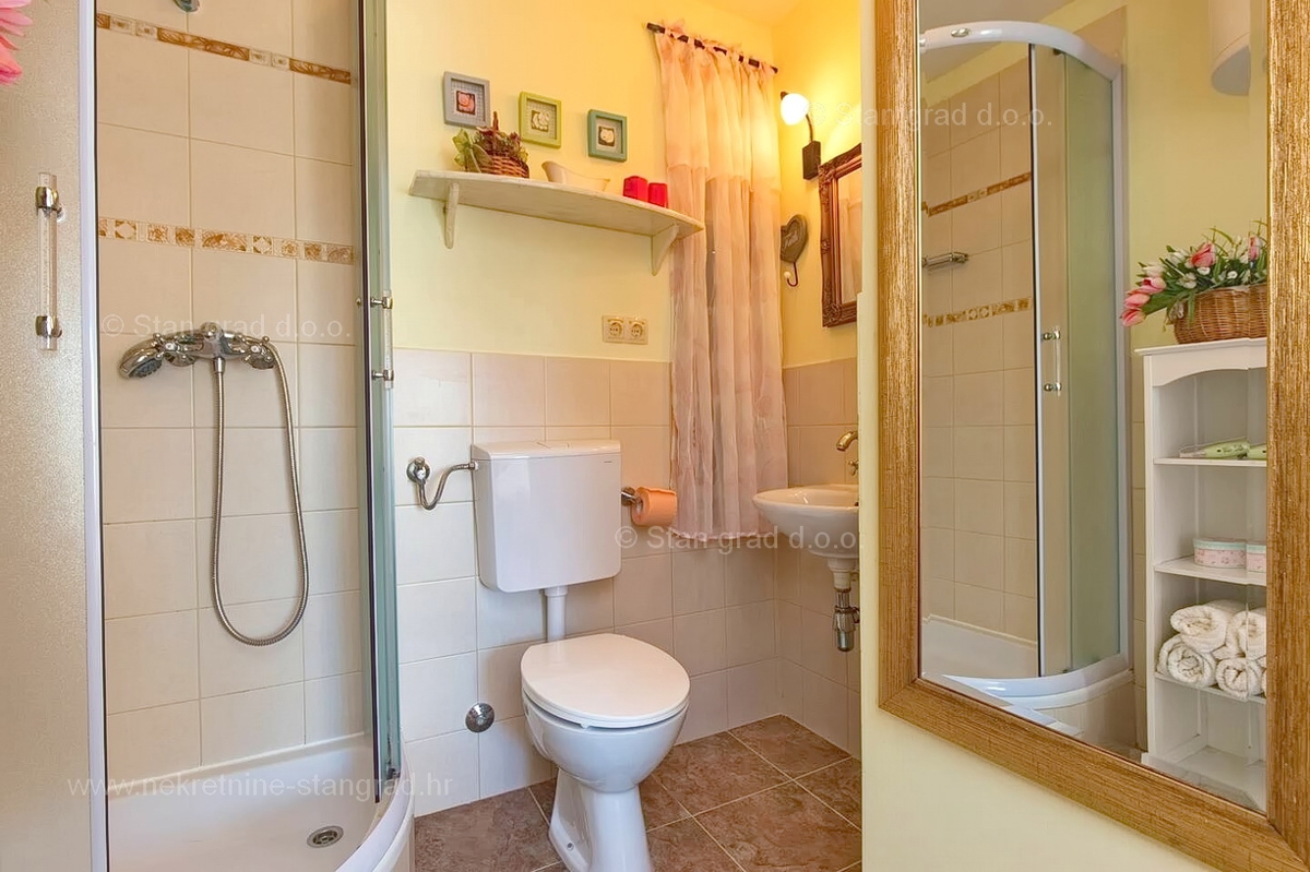 Malinska, dintorni, bella casa in pietra ristrutturata con piscina!