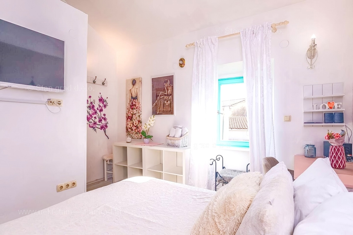 Malinska, dintorni, bella casa in pietra ristrutturata con piscina!