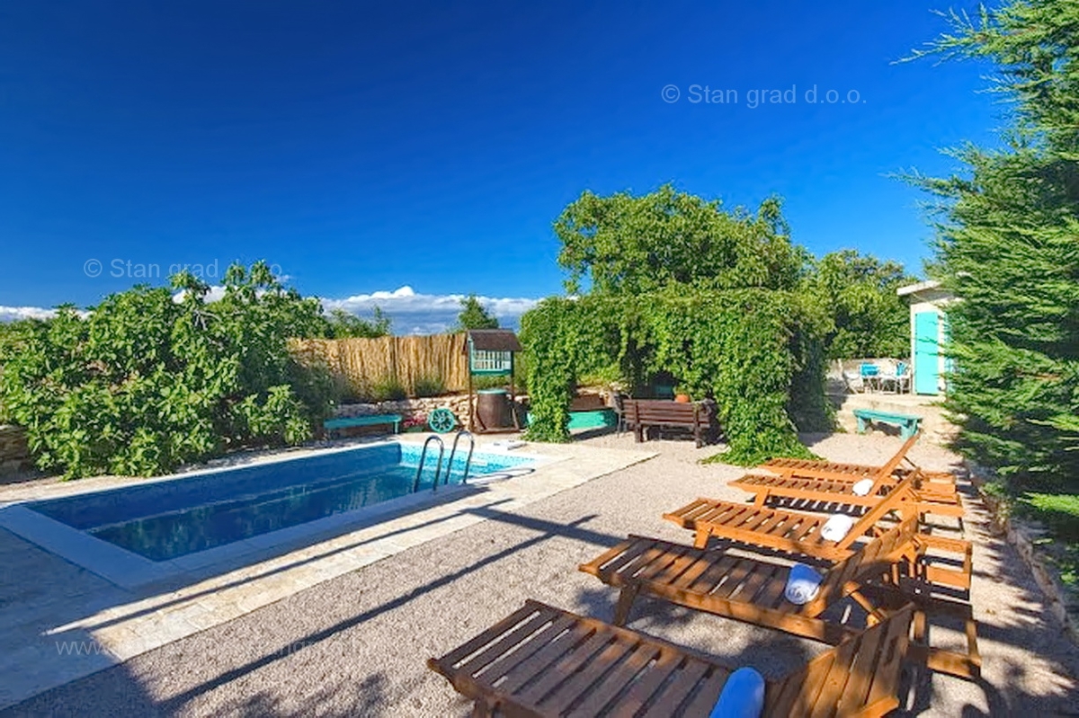 Malinska, dintorni, bella casa in pietra ristrutturata con piscina!