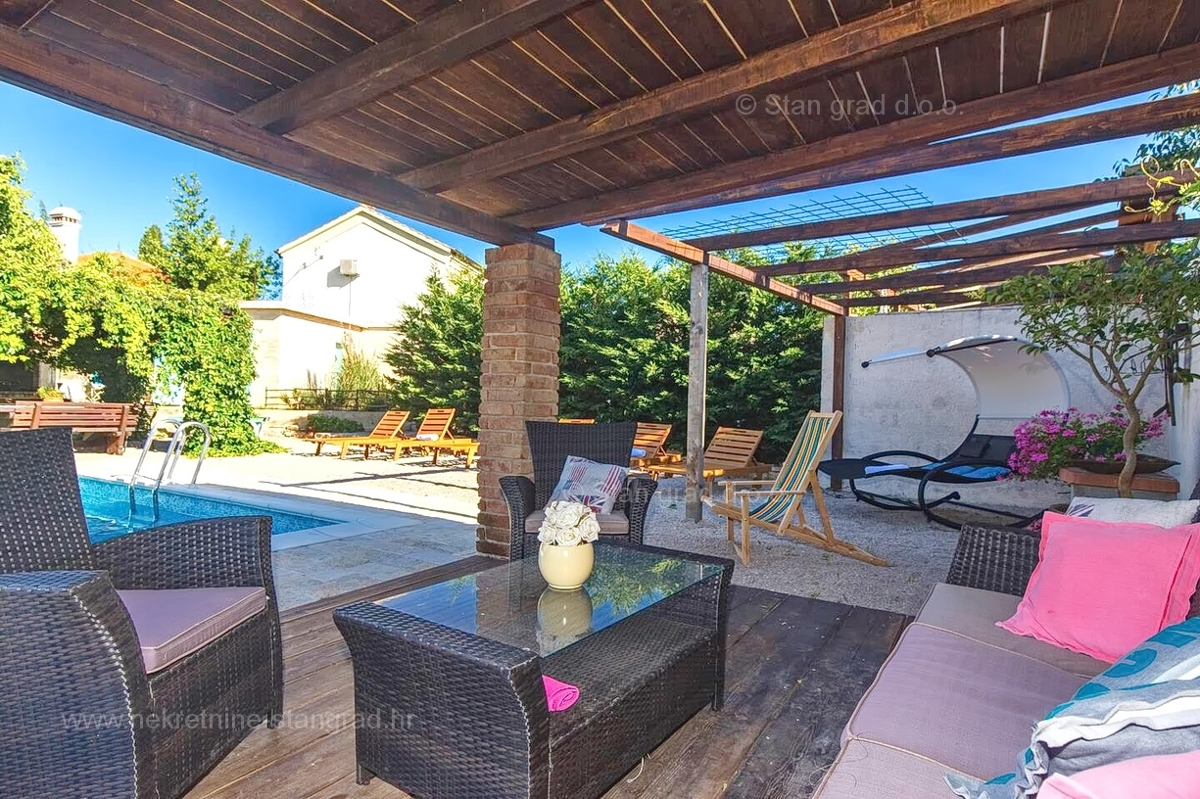 Malinska, dintorni, bella casa in pietra ristrutturata con piscina!