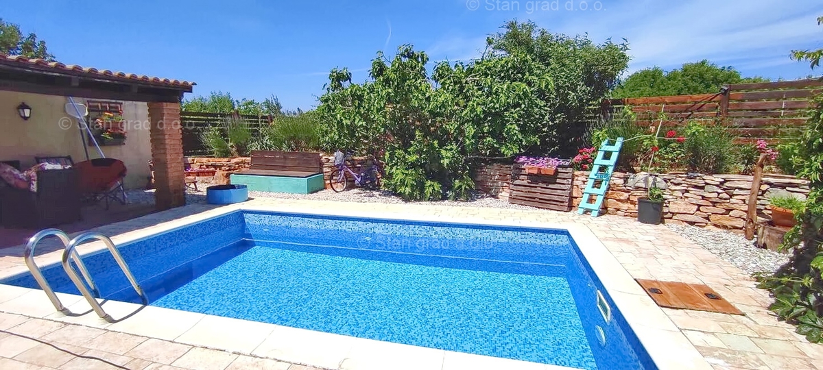 Malinska, dintorni, bella casa in pietra ristrutturata con piscina!