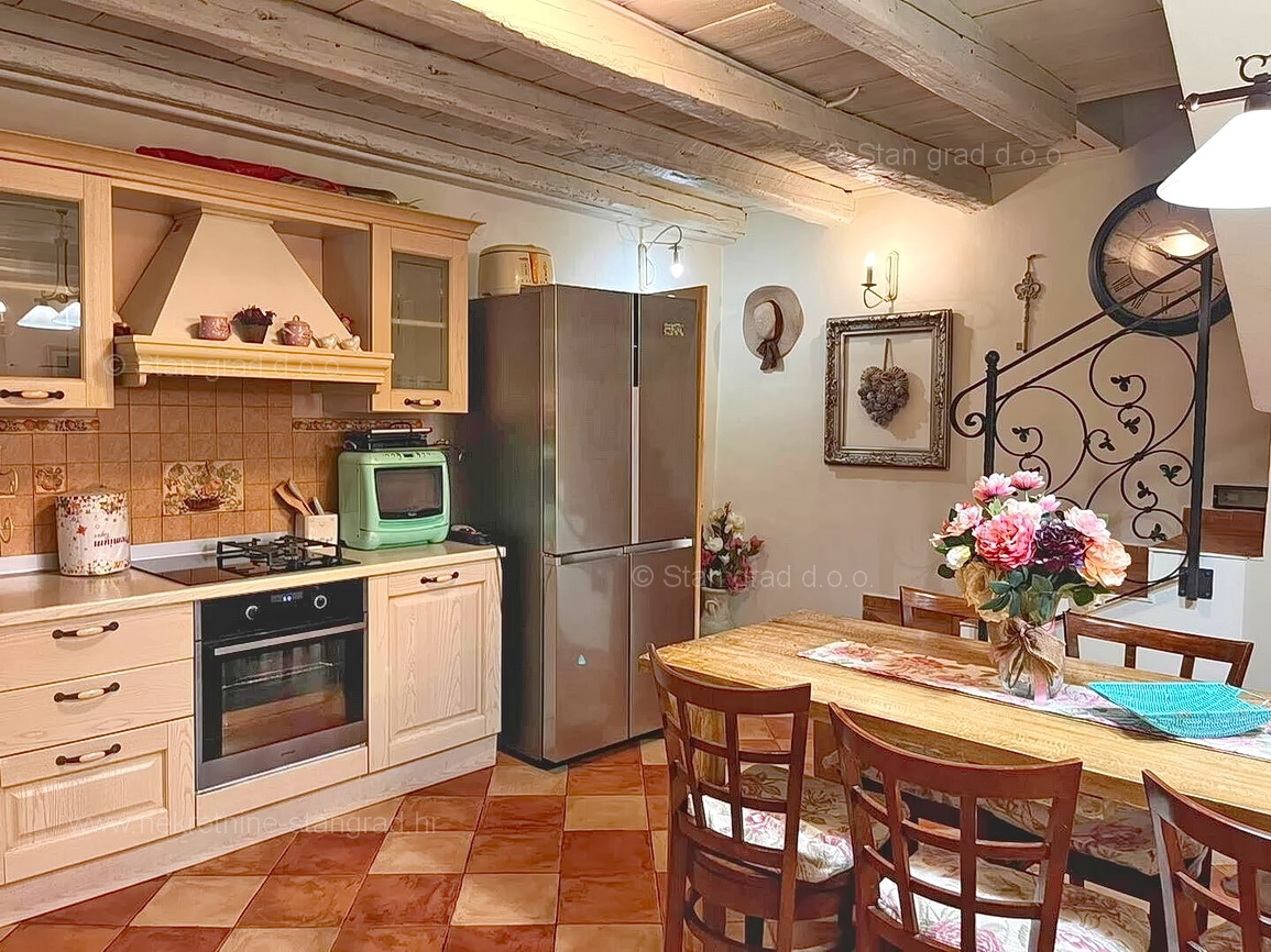 Malinska, dintorni, bella casa in pietra ristrutturata con piscina!