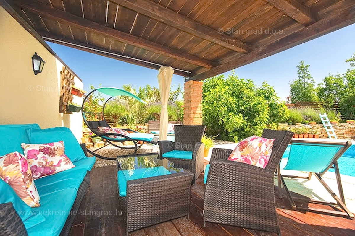 Malinska, dintorni, bella casa in pietra ristrutturata con piscina!