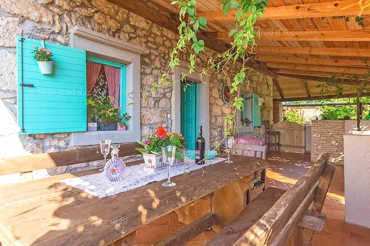 Malinska, dintorni, bella casa in pietra ristrutturata con piscina!