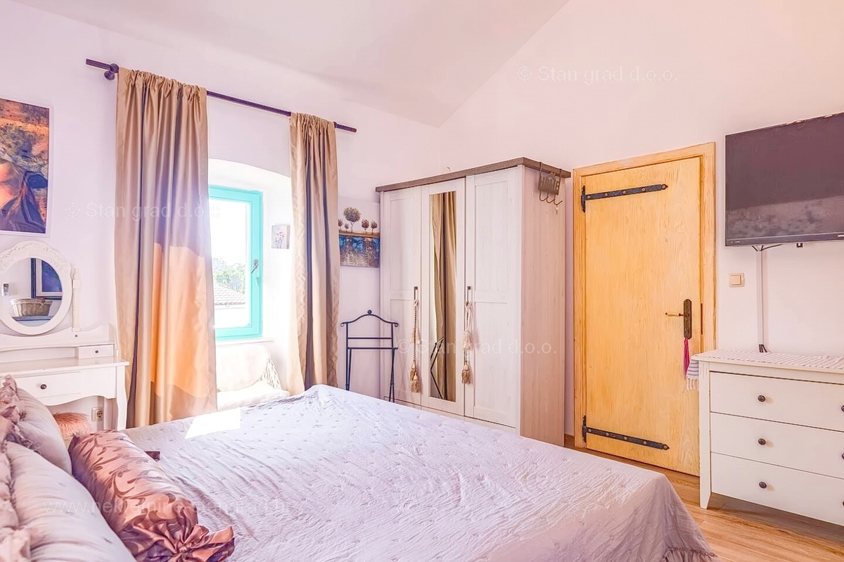 Malinska, dintorni, bella casa in pietra ristrutturata con piscina!