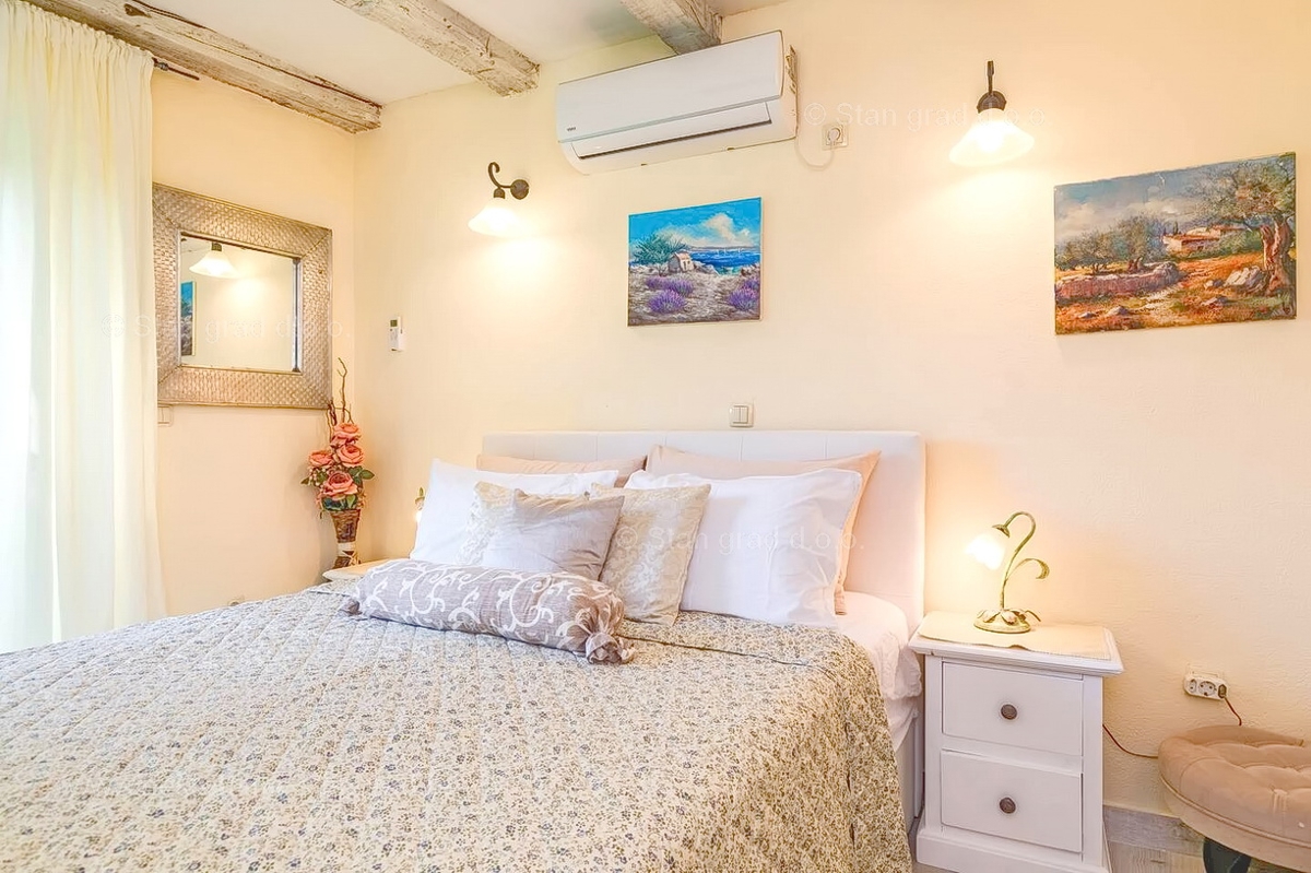 Malinska, dintorni, bella casa in pietra ristrutturata con piscina!