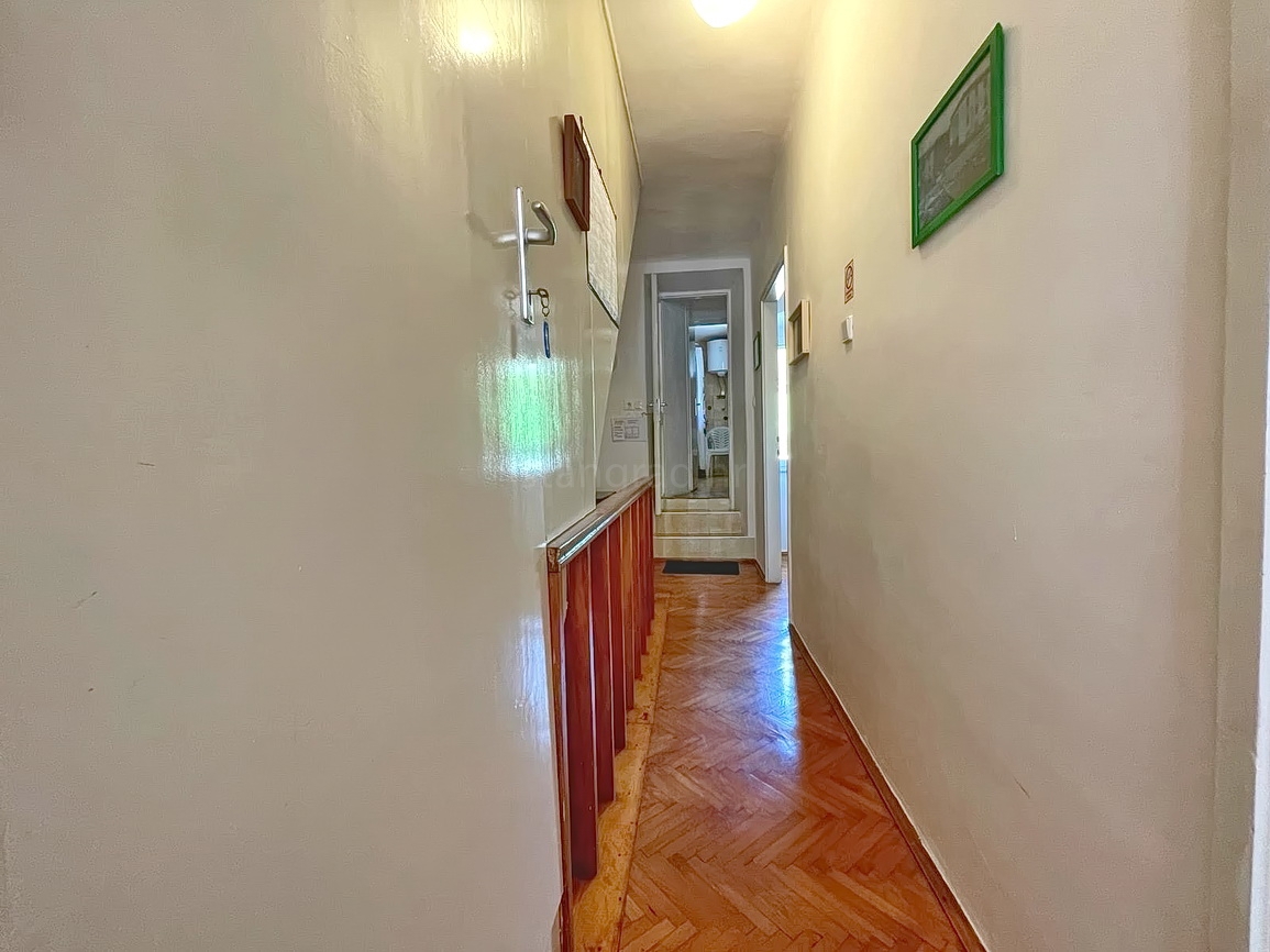 Punat, casa in pietra nelle immediate vicinanze del mare!