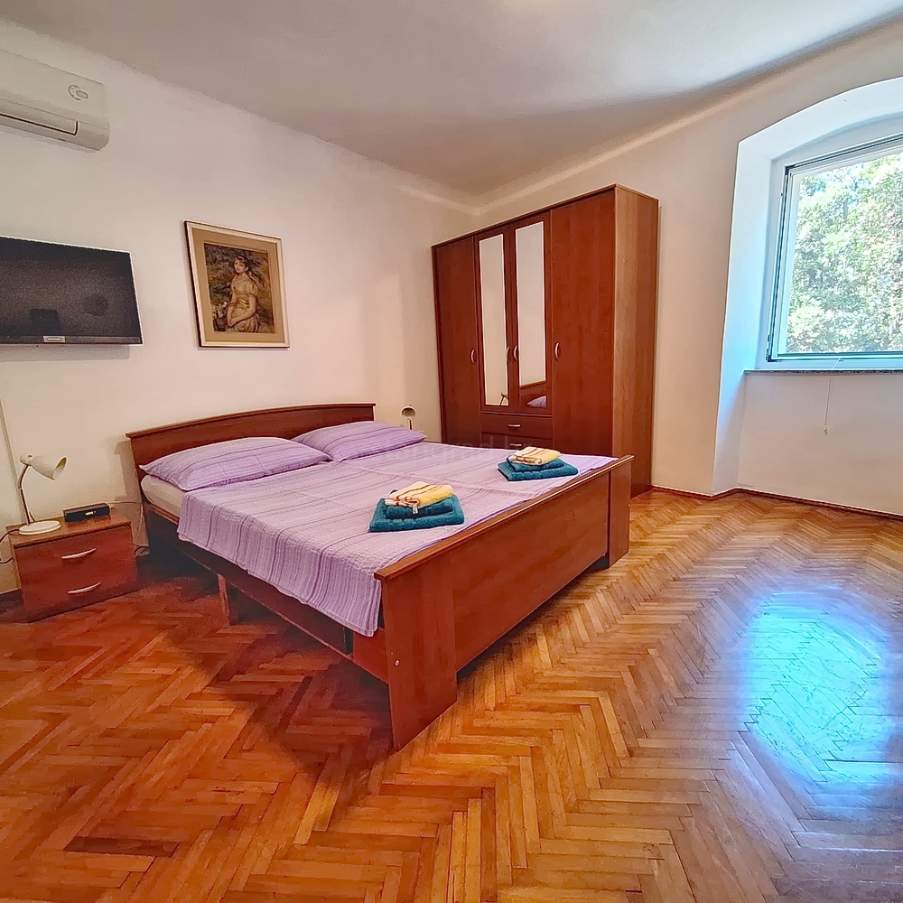 Punat, casa in pietra nelle immediate vicinanze del mare!