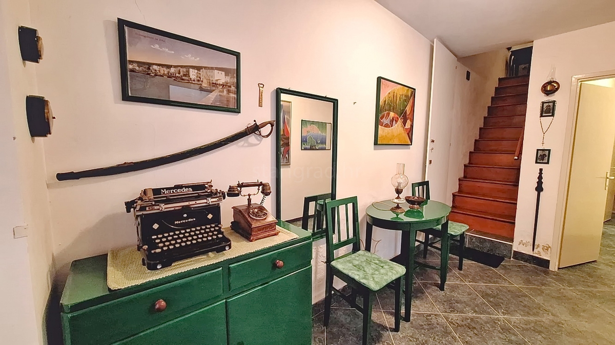 Punat, casa in pietra nelle immediate vicinanze del mare!