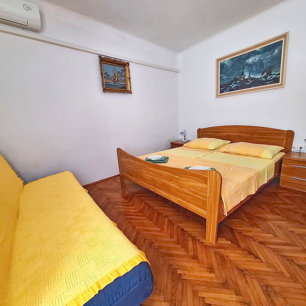 Punat, casa in pietra nelle immediate vicinanze del mare!