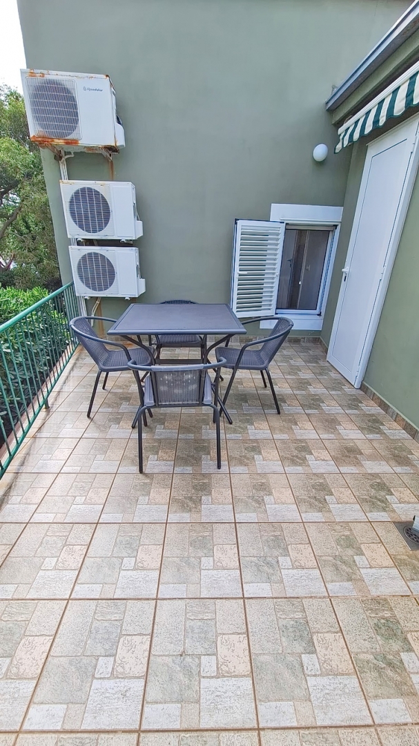 Punat, casa in pietra nelle immediate vicinanze del mare!