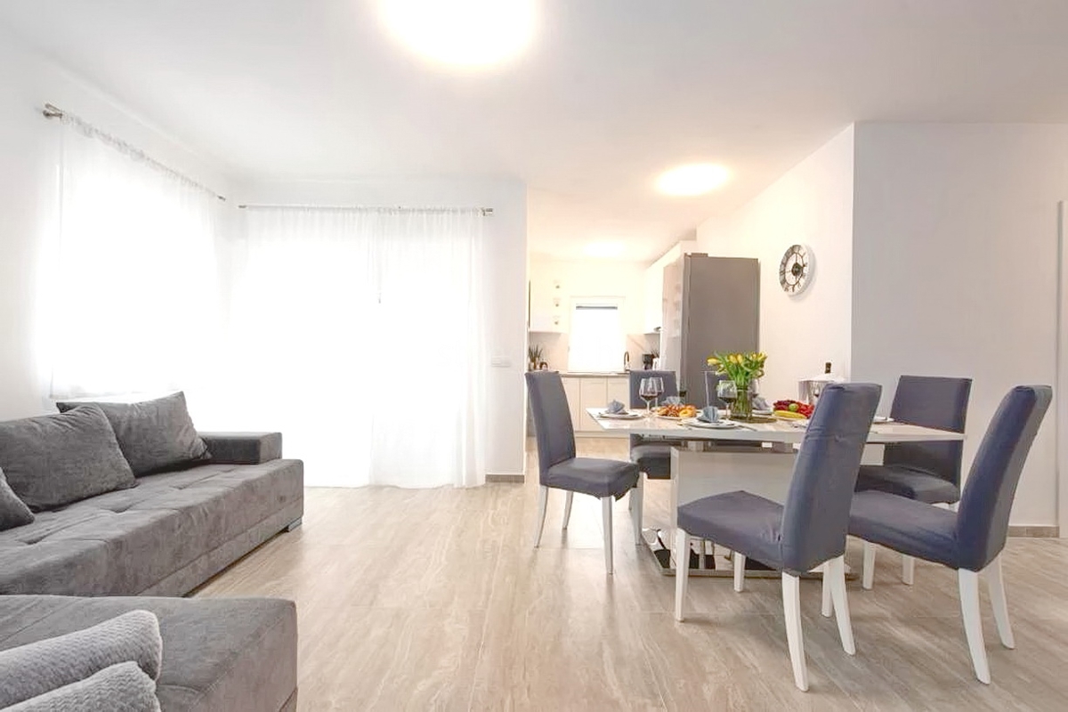 Baia Soline, appartamento arredato al 1° piano vicino al mare!