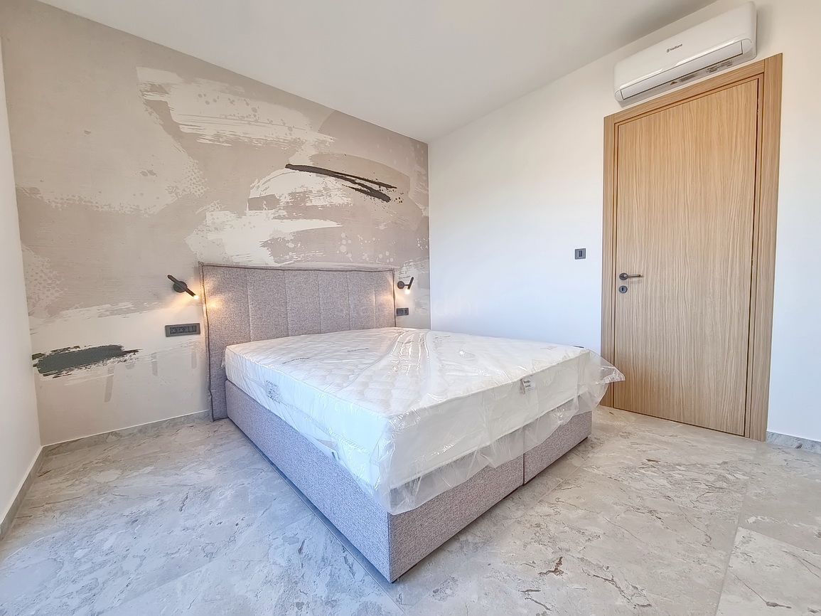 Zona di Malinska, casa bifamiliare con piscina in posizione tranquilla!