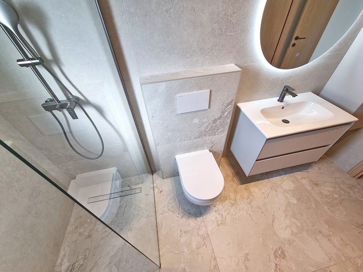 Zona di Malinska, casa bifamiliare con piscina in posizione tranquilla!