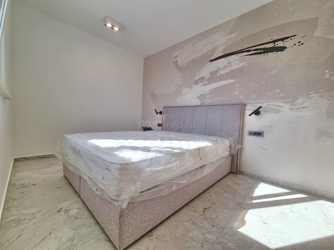 Zona di Malinska, casa bifamiliare con piscina in posizione tranquilla!