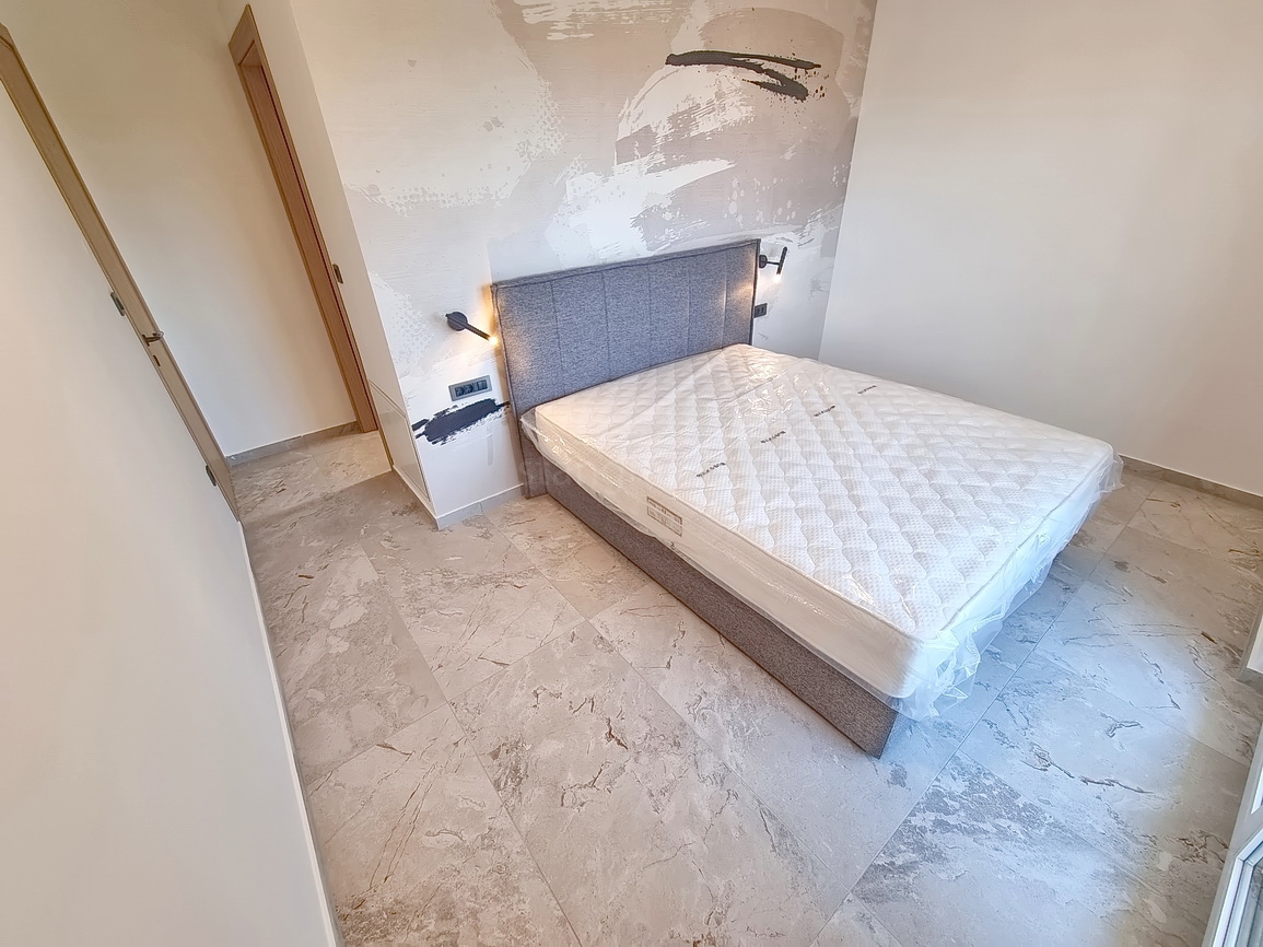 Zona di Malinska, casa bifamiliare con piscina in posizione tranquilla!