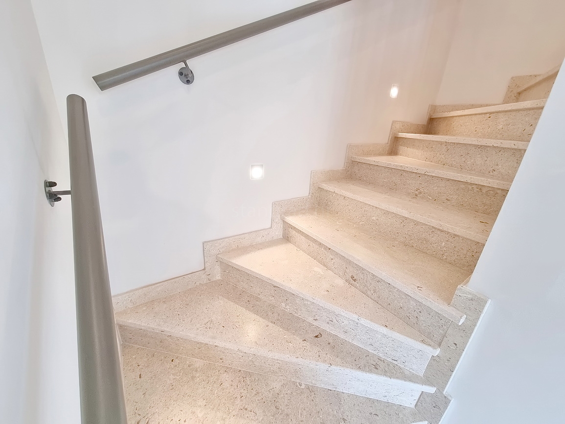 Zona Malinska, casa bifamiliare di nuova costruzione con piscina e giardino!