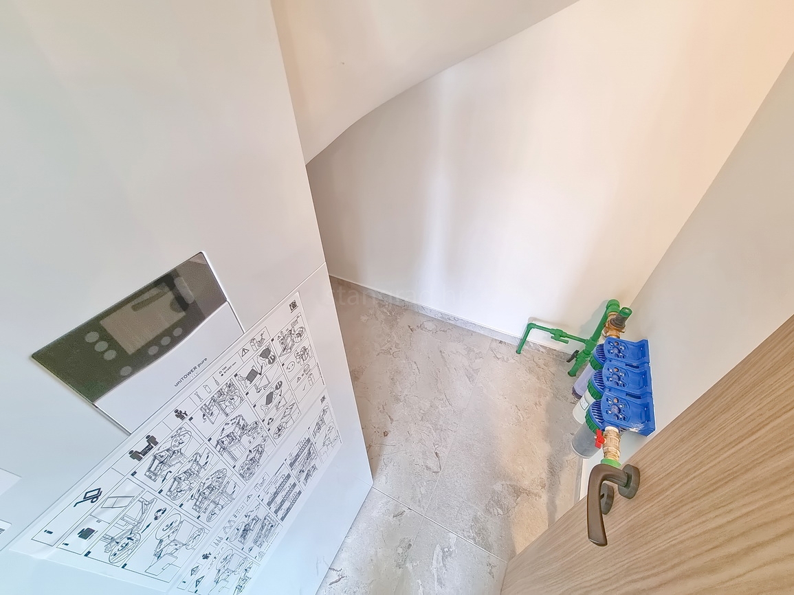 Zona Malinska, casa bifamiliare di nuova costruzione con piscina e giardino!