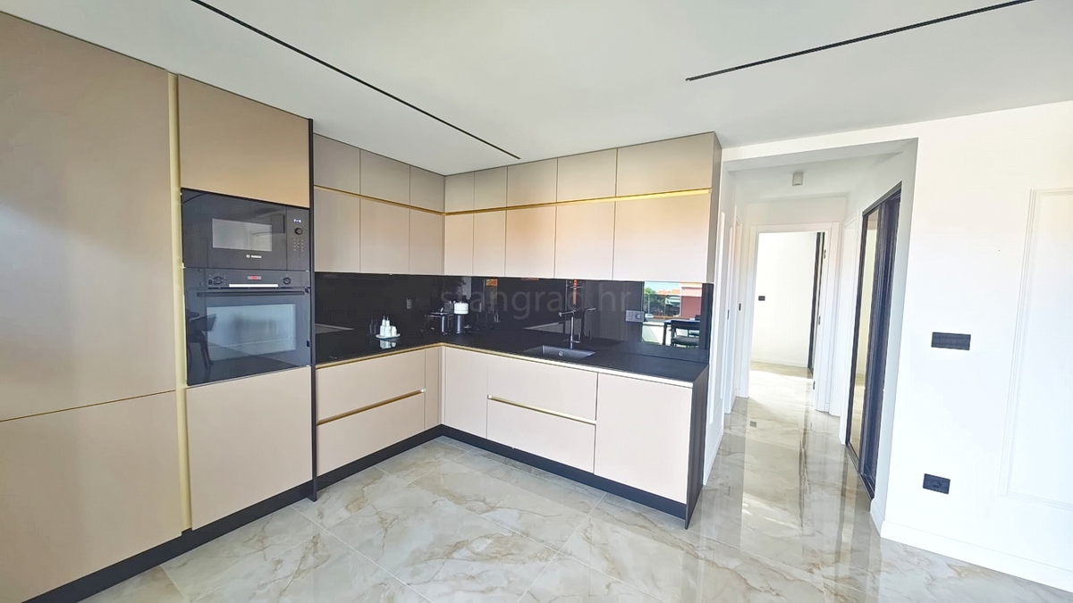 Malinska, appartamento appena ristrutturato al 1° piano in un'ottima posizione!