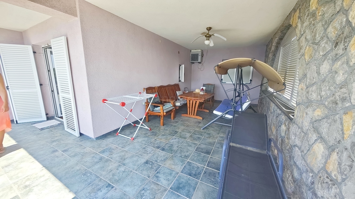 Crikvenica, villa indipendente con 4 unità abitative, vicino al mare!