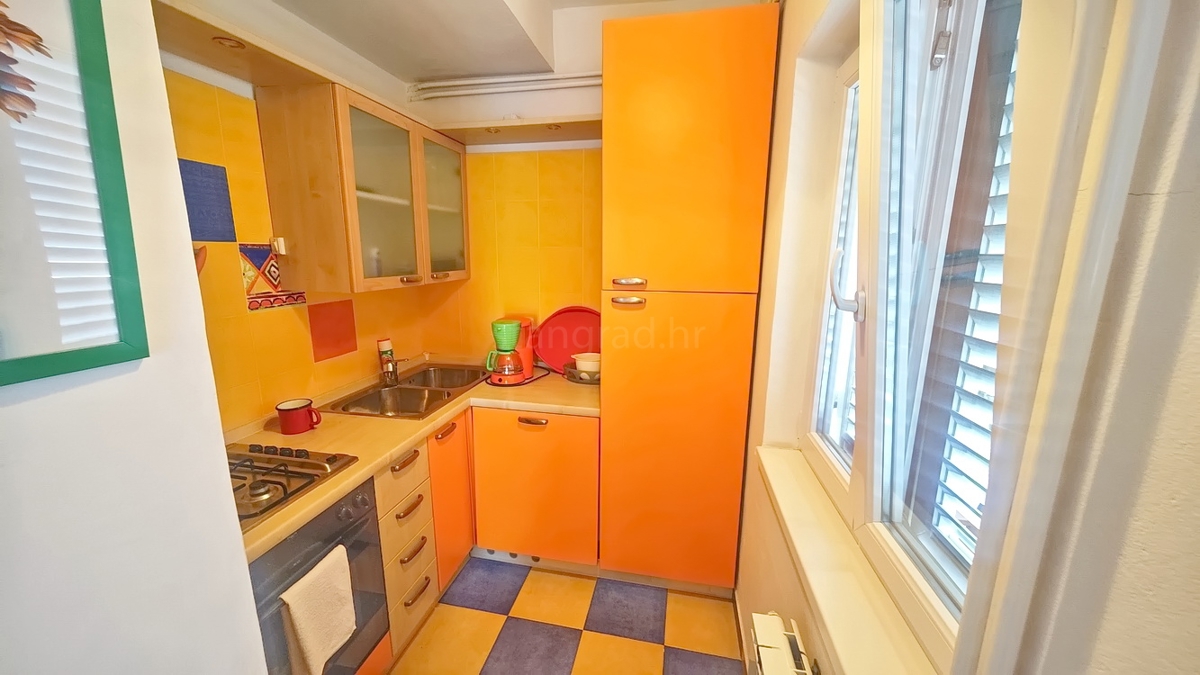 Crikvenica, villa indipendente con 4 unità abitative, vicino al mare!