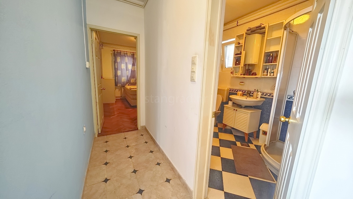 Crikvenica, villa indipendente con 4 unità abitative, vicino al mare!